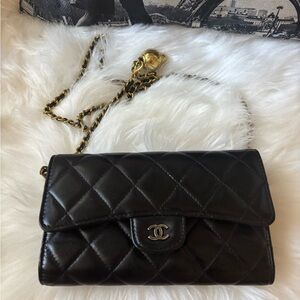 CHANEL Black Quilted Crossbody Bag with Gold Chain